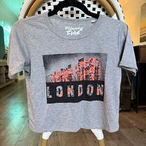 Vintage Y2K Mighty Fine Gray Crop London Graphic T-Shirt Size Medium